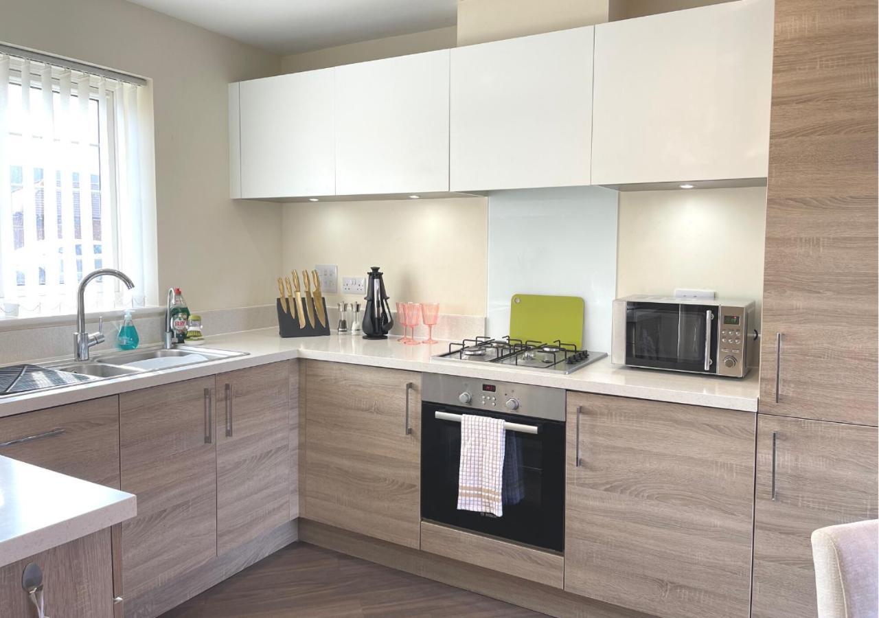 Ashford Holiday Home Sleeps 6 Free Parking Wifi Willesborough Exterior foto
